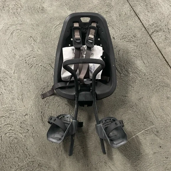 Thule Yepp Maxi Child Bike Seat, Black - Picture 2 of 11